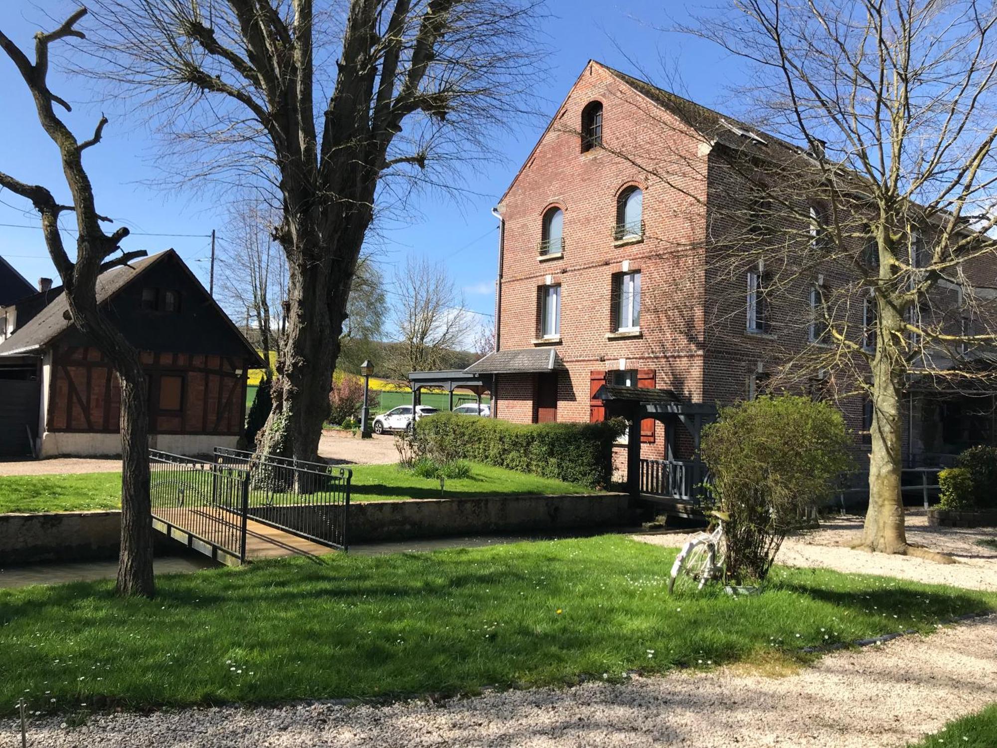 Logis - Hotel & Restaurant Moulin Des Forges Сент-Омер-ен-Шоссе Экстерьер фото
