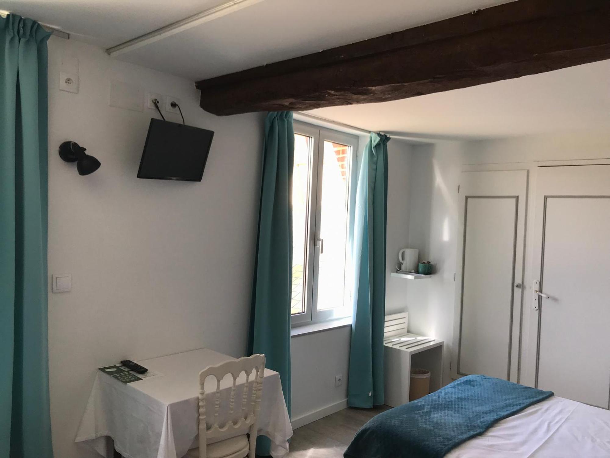 Logis - Hotel & Restaurant Moulin Des Forges Сент-Омер-ен-Шоссе Экстерьер фото