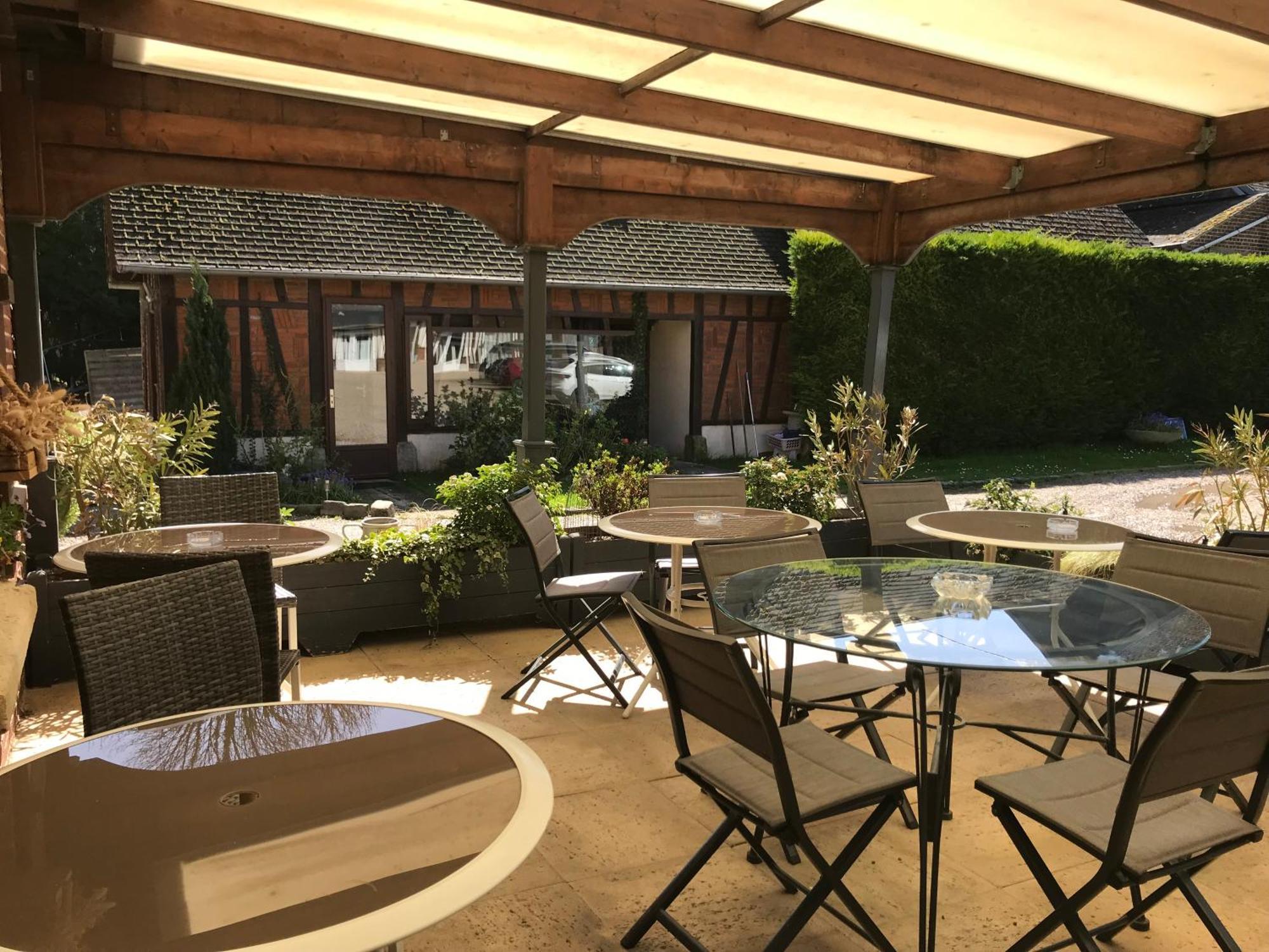 Logis - Hotel & Restaurant Moulin Des Forges Сент-Омер-ен-Шоссе Экстерьер фото